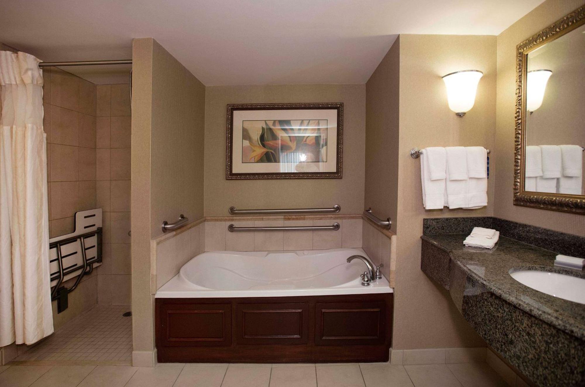 Courtyard By Marriott Athens Downtown Hotel Exterior photo